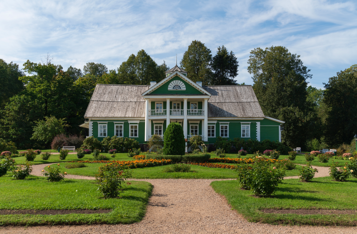 Blues Modern House in Town